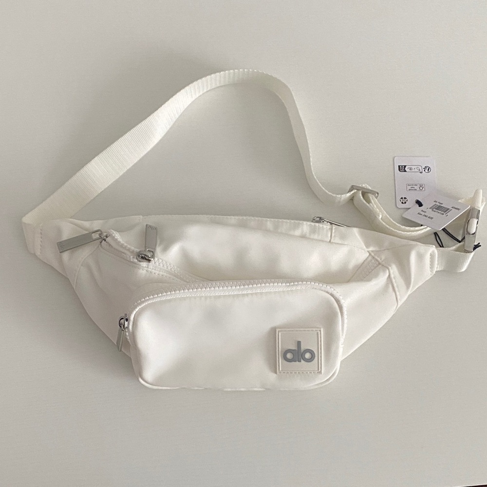 ALO Yoga White Belt Bag / Waist Pack